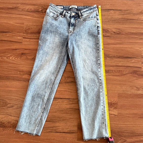 Vigoss Light Wash Stretchy Cropped Frayed-Hem High-Rise Jeans | 24 | 00 - Picture 7 of 9